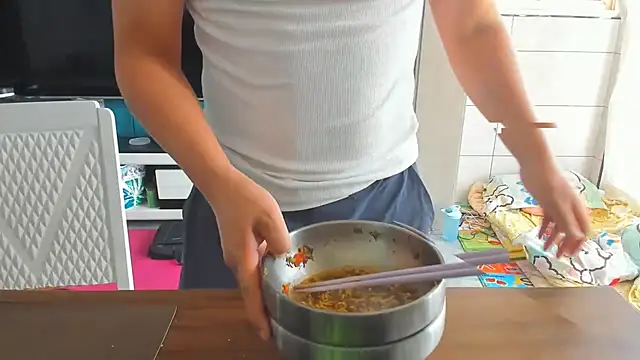 guozuo online show from September 15, 2025, 3:06 am