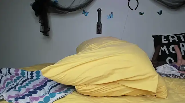 Snapshot of ThickAssRena chatting on February 8, 2025, 12:17 am ThickAssRena online show from February 8, 2025, 12:17 am