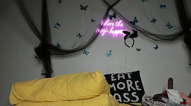 Snapshot of ThickAssRena chatting on February 11, 2025, 4:35 pm ThickAssRena online show from February 11, 2025, 4:35 pm