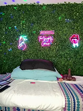 Snapshot of ThickAssRena chatting on February 18, 2026, 8:43 am ThickAssRena online show from February 18, 2026, 8:43 am