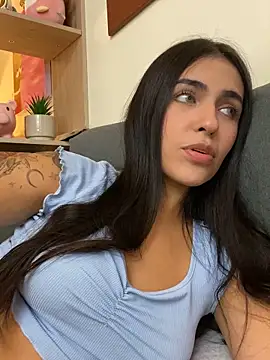 DaphneUwu online show from October 19, 2025, 1:39 am