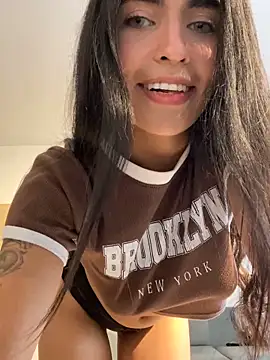 DaphneUwu online show from April 5, 2026, 1:25 am