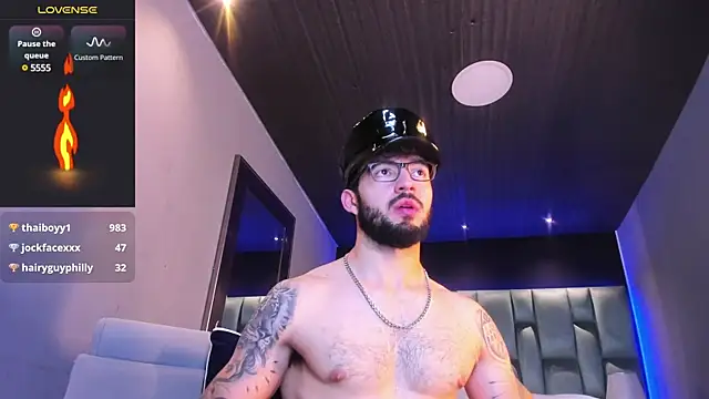 Snapshot of MarkWalker__ chatting on February 17, 2025, 4:15 pm MarkWalker online show from February 17, 2025, 4:15 pm