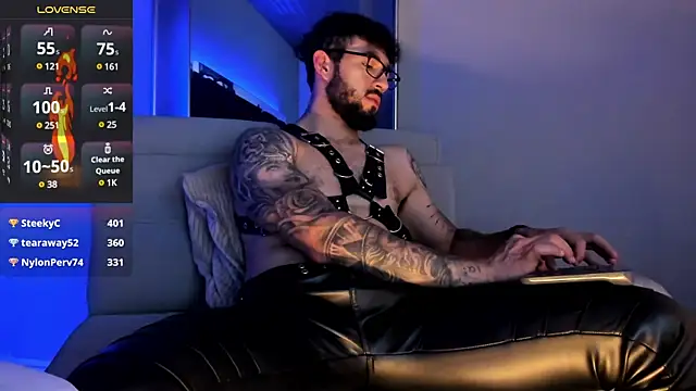 Snapshot of MarkWalker__ chatting on March 16, 2025, 4:34 pm MarkWalker online show from March 16, 2025, 4:34 pm