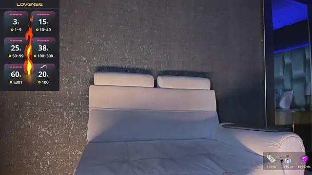 Snapshot of MarkWalker__ chatting on November 11, 2025, 9:31 am MarkWalker online show from November 11, 2025, 9:31 am