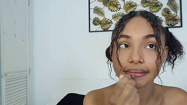 kristyl paez online show from October 15, 2025, 8:20 pm