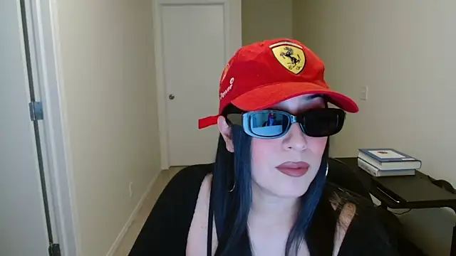 Snapshot of Sassy_Latina chatting on December 4, 2025, 4:33 am Sassy Latina online show from December 4, 2025, 4:33 am