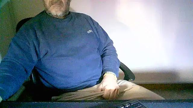 Snapshot of Greek_Passion chatting on March 8, 2026, 7:12 am Greek Passion online show from March 8, 2026, 7:12 am