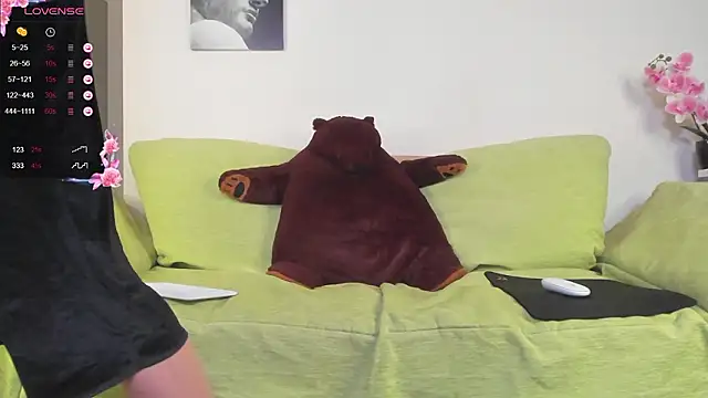 PoisonEvelyn online show from February 10, 2026, 10:19 am