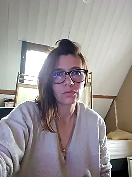 Snapshot of Lina_lou4 chatting on February 27, 2025, 9:00 am Lina lou4 online show from February 27, 2025, 9:00 am