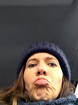 Snapshot of Lina_lou4 chatting on March 16, 2025, 9:05 am Lina lou4 online show from March 16, 2025, 9:05 am