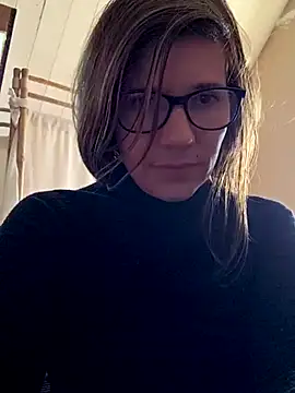 Snapshot of Lina_lou4 chatting on March 18, 2025, 12:25 pm Lina lou4 online show from March 18, 2025, 12:25 pm