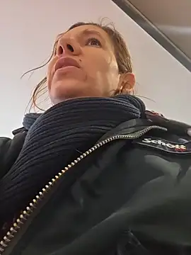 Lina lou4 online show from February 22, 2026, 9:41 am