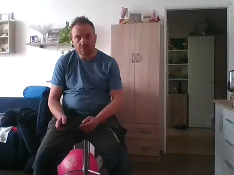 82liska online show from April 23, 2026, 11:42 am