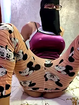 Snapshot of Charmoota_arab chatting on February 11, 2025, 4:02 pm Charmoota arab online show from February 11, 2025, 4:02 pm