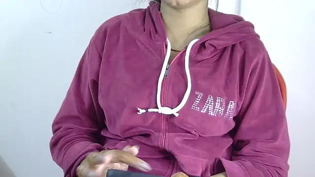 Snapshot of lovelydesi21 chatting on February 4, 2026, 4:57 pm lovelydesi21 online show from February 4, 2026, 4:57 pm