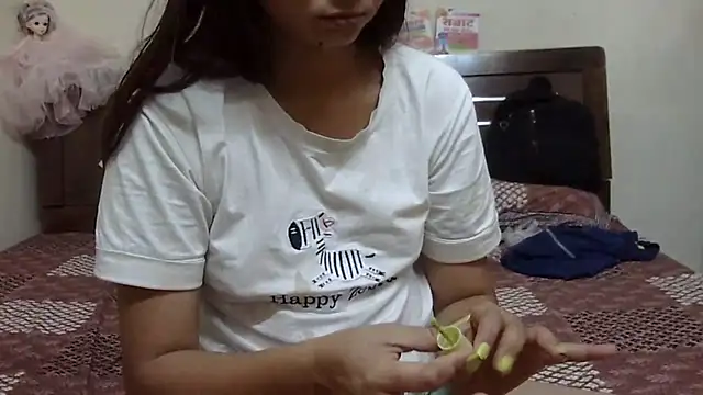 Snapshot of lovelydesi21 chatting on April 6, 2026, 7:20 am lovelydesi21 online show from April 6, 2026, 7:20 am