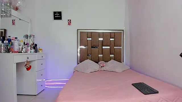 kendall-ewers online show from November 29, 2025, 11:19 pm