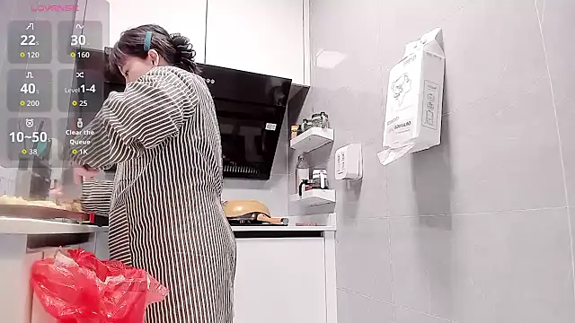 Vivian-6 online show from March 3, 2026, 1:23 am