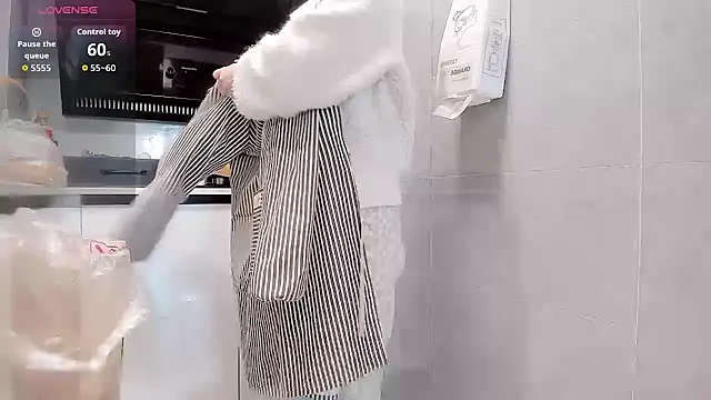 Vivian-6 online show from March 11, 2026, 12:38 am