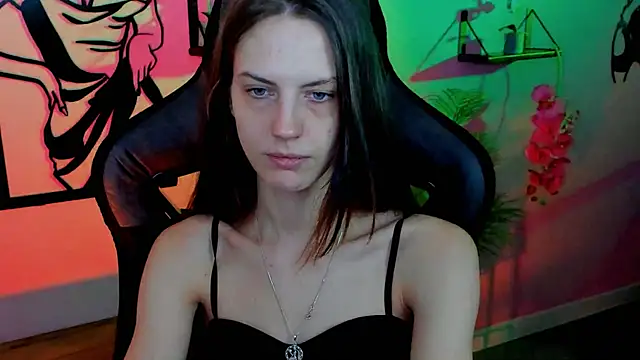 Snapshot of EmilyWilden chatting on October 21, 2025, 8:37 am EmilyWilden online show from October 21, 2025, 8:37 am