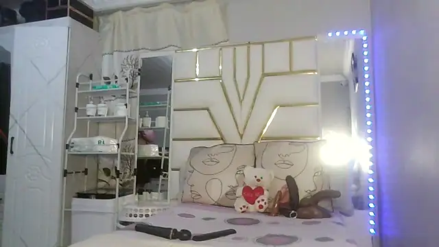 SexyyNana online show from March 13, 2026, 4:08 am