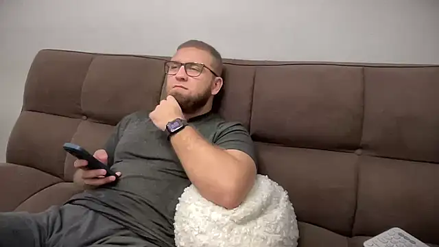 Bear bear  online show from December 27, 2024, 4:10 pm