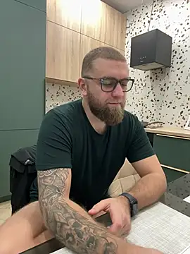 Bear bear  online show from February 24, 2025, 1:21 pm