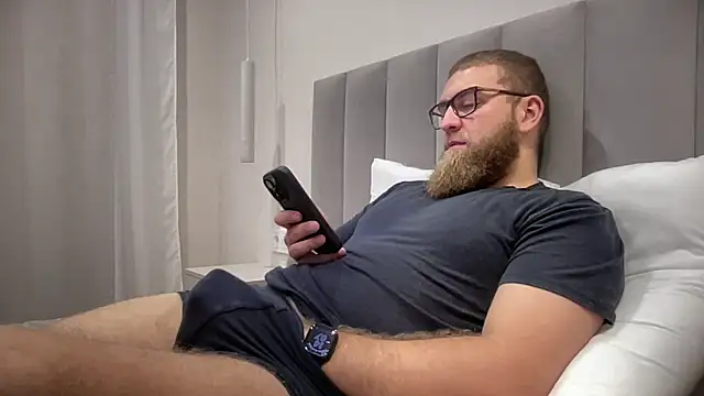 Bear bear  online show from October 25, 2025, 11:07 am