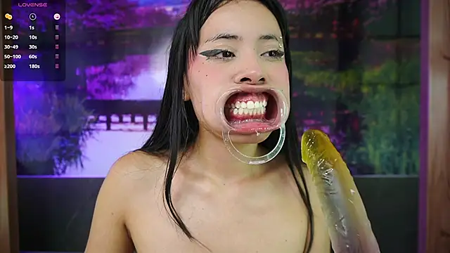 Snapshot of miss__maria chatting on January 15, 2025, 5:40 am miss maria online show from January 15, 2025, 5:40 am