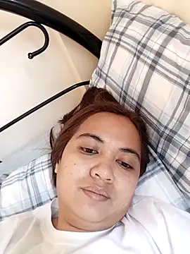 xTheLastVIRGINx online show from April 17, 2026, 12:13 am