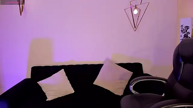Snapshot of JuanitaClay chatting on April 23, 2026, 8:00 pm JuanitaClay online show from April 23, 2026, 8:00 pm