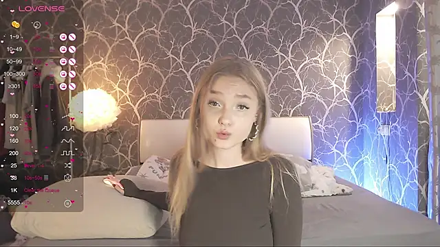 Snapshot of MiaMiaMeow chatting on October 18, 2025, 11:55 am MiaMiaMeow online show from October 18, 2025, 11:55 am