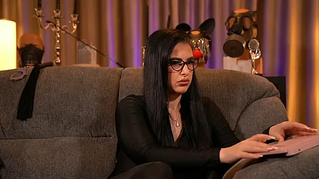 kelly kent online show from December 15, 2025, 10:58 pm