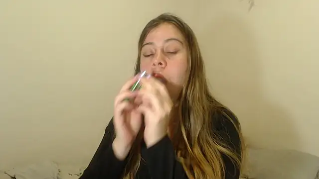 SweetSofty online show from January 3, 2025, 9:05 pm