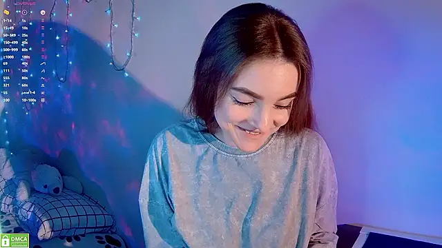 xwiuiwx online show from December 6, 2024, 8:29 pm