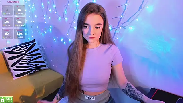 xwiuiwx online show from February 5, 2025, 11:06 pm