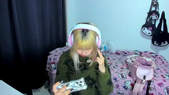 Akane-Mou online show from November 28, 2025, 2:25 am