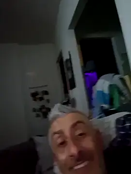 cuci45 online show from December 21, 2025, 4:47 pm