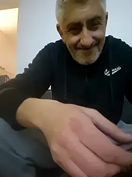 cuci45 online show from January 6, 2026, 6:44 pm