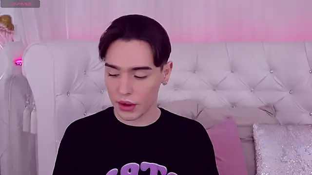 RobbyCharming online show from February 3, 2025, 7:42 pm