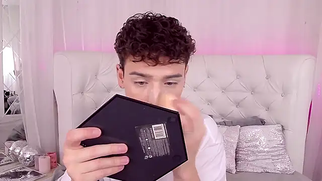 RobbyCharming online show from September 21, 2025, 3:30 am