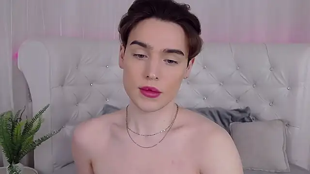 RobbyCharming online show from April 4, 2026, 4:22 am