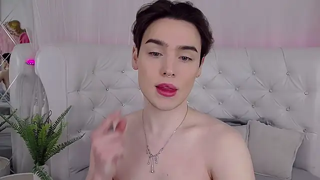 RobbyCharming online show from April 20, 2026, 4:48 am