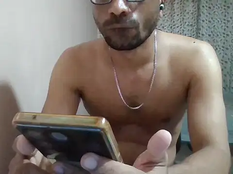 Snapshot of sexx4 chatting on May 4, 2026, 10:28 pm sexx4 online show from May 4, 2026, 10:28 pm
