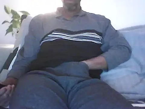 Malcomvs97 online show from December 19, 2024, 9:49 pm