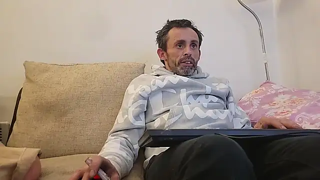 Snapshot of uk-bobbie-uk chatting on November 1, 2025, 6:37 am uk-bobbie-uk online show from November 1, 2025, 6:37 am