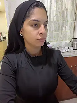 charlotte stevenss  online show from September 23, 2025, 2:20 pm