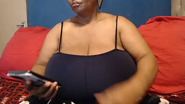 CUTEFIRMMELONSS online show from October 28, 2025, 10:52 am