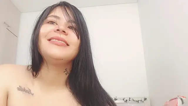 Snapshot of Youlittlepervertt_ chatting on January 15, 2025, 7:15 am Youlittlepervertt  online show from January 15, 2025, 7:15 am